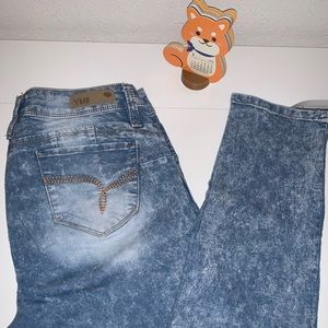🔹YMI “WannaBettaButt” Skinny Stretch Jeans